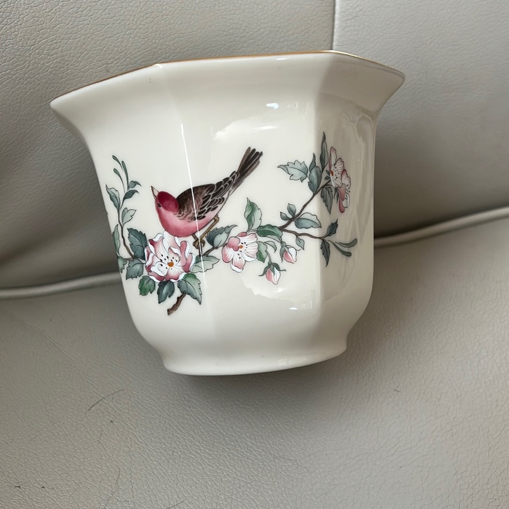 Lenox Serenade gold trimmed bowl/vase